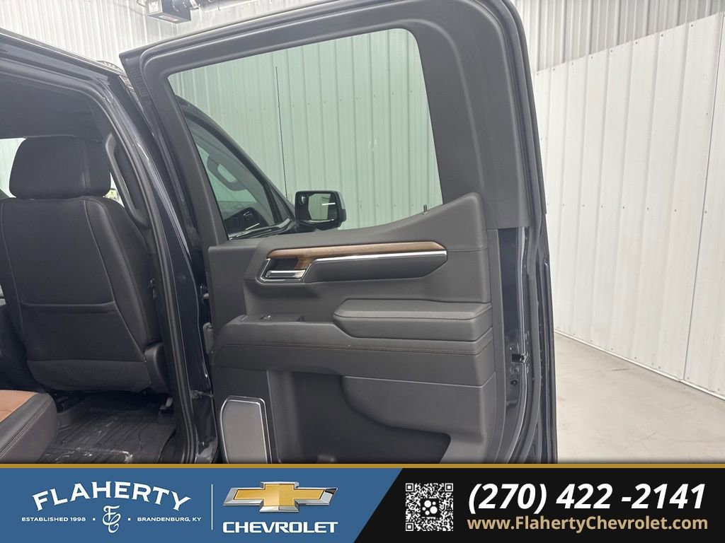 Used 2024 Chevrolet Silverado 1500 High Country w/ Technology Package image 14