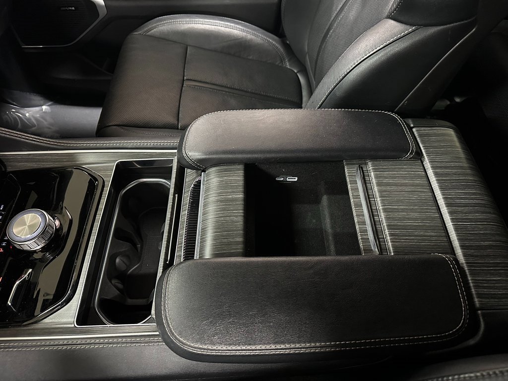 Certified 2024 Jeep Wagoneer L Series II w/ Flexible Seating Group image 32