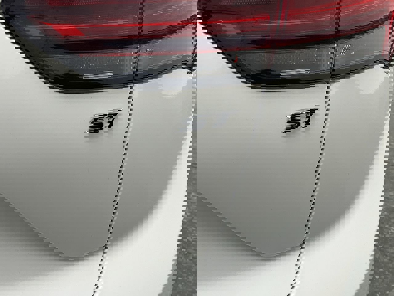 Certified 2023 Buick Envision Preferred w/ Sport Touring Package image 31