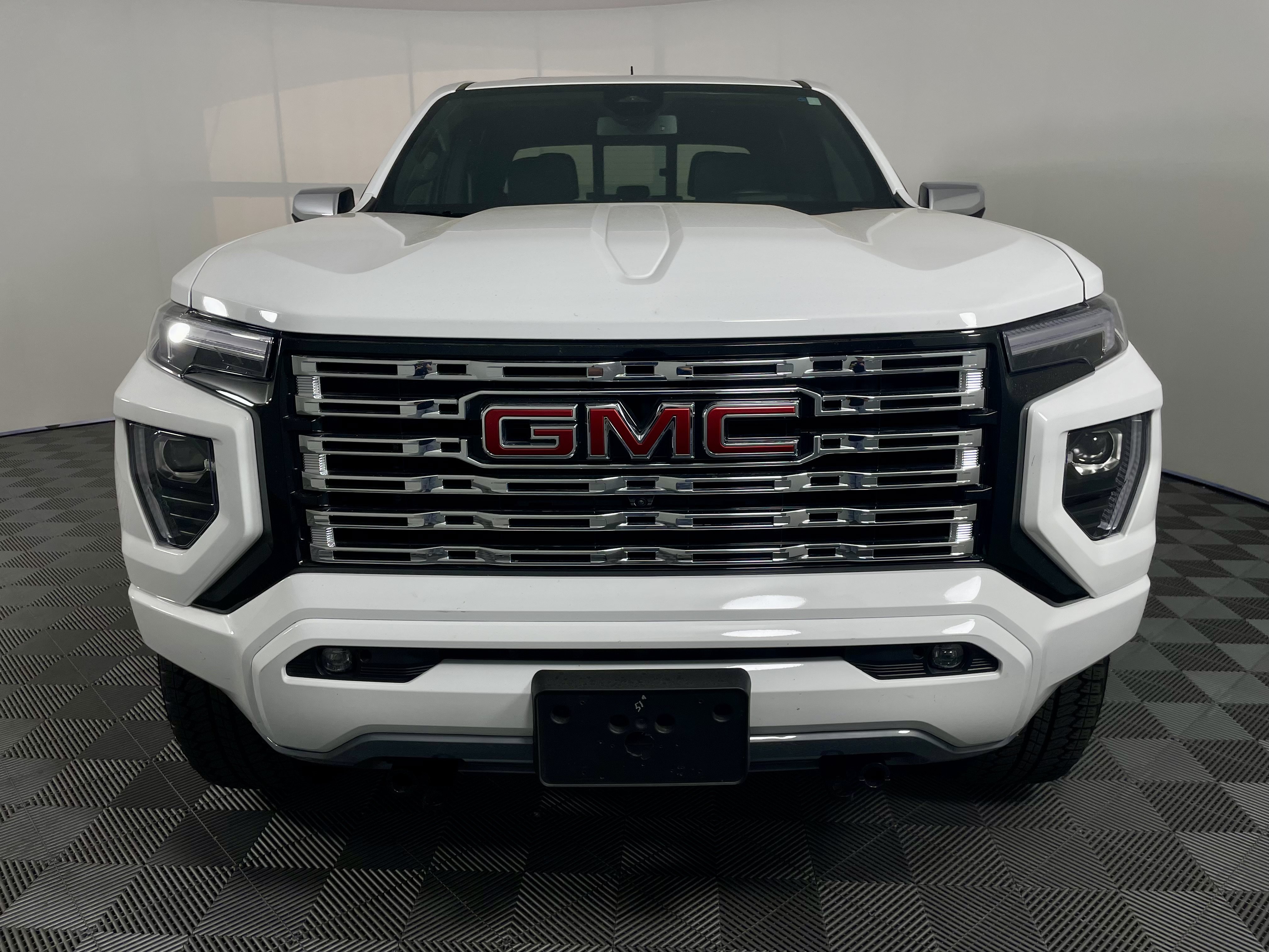 Used 2026 GMC Canyon Denali AWD/4WD image 8