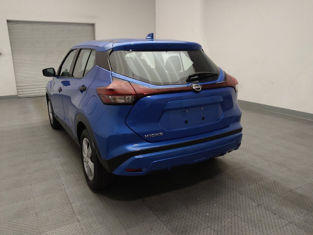 Used 2022 Nissan Kicks S FWD image 6