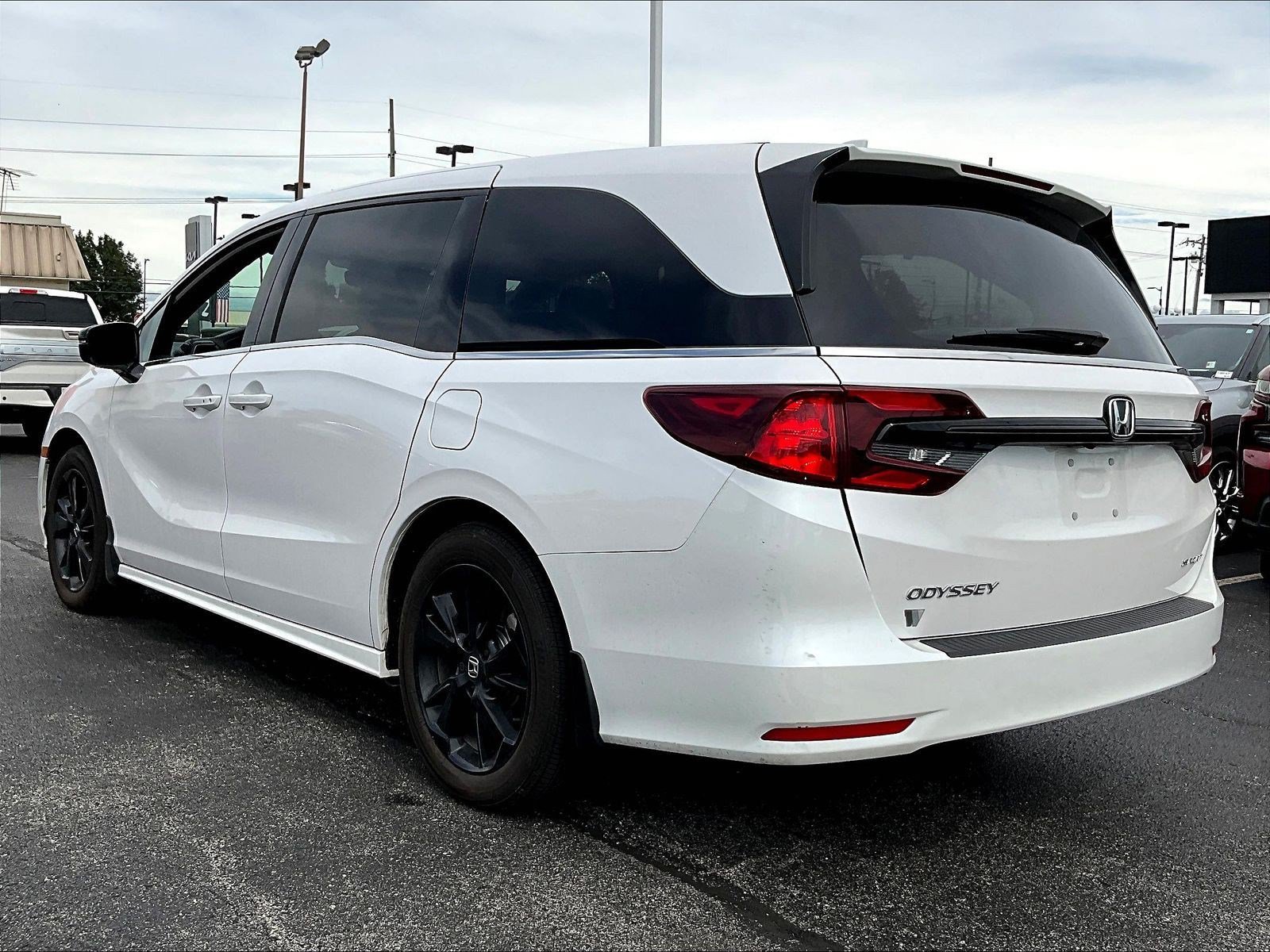 Used 2024 Honda Odyssey Sport image 4