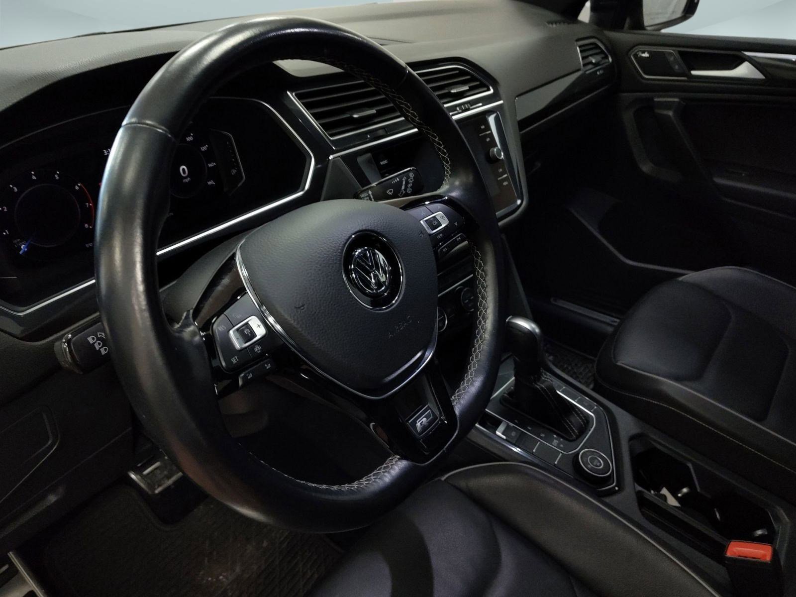 Used 2021 Volkswagen Tiguan SEL Premium R-Line image 18