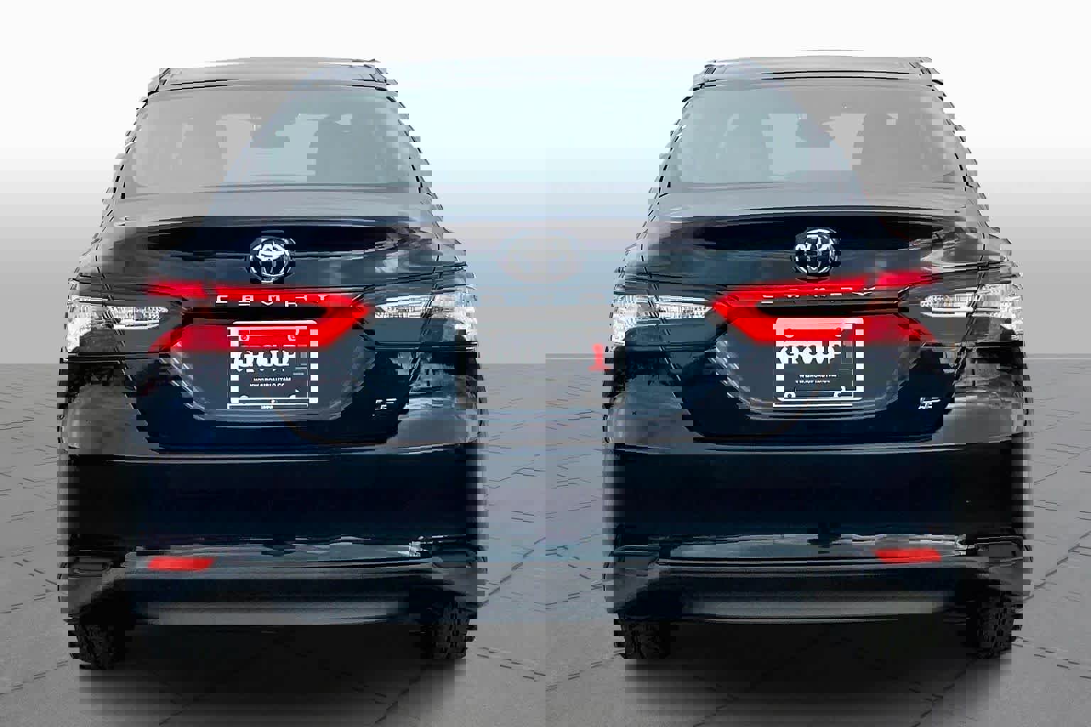 Used 2018 Toyota Camry LE image 4