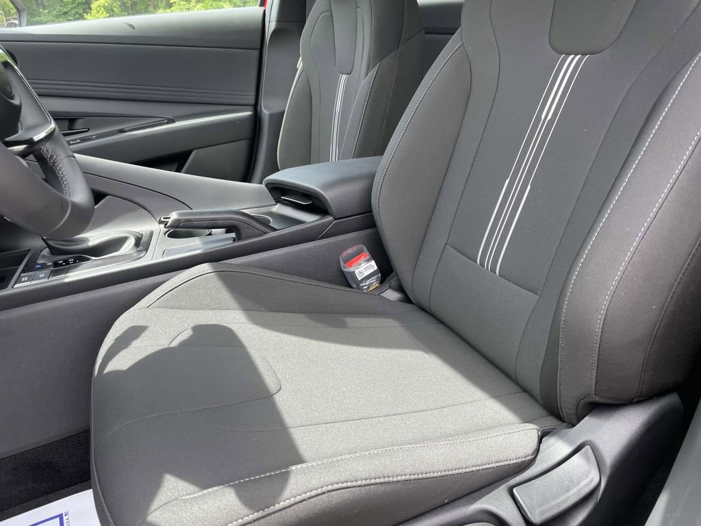 New 2025 Hyundai Elantra Sport FWD image 15