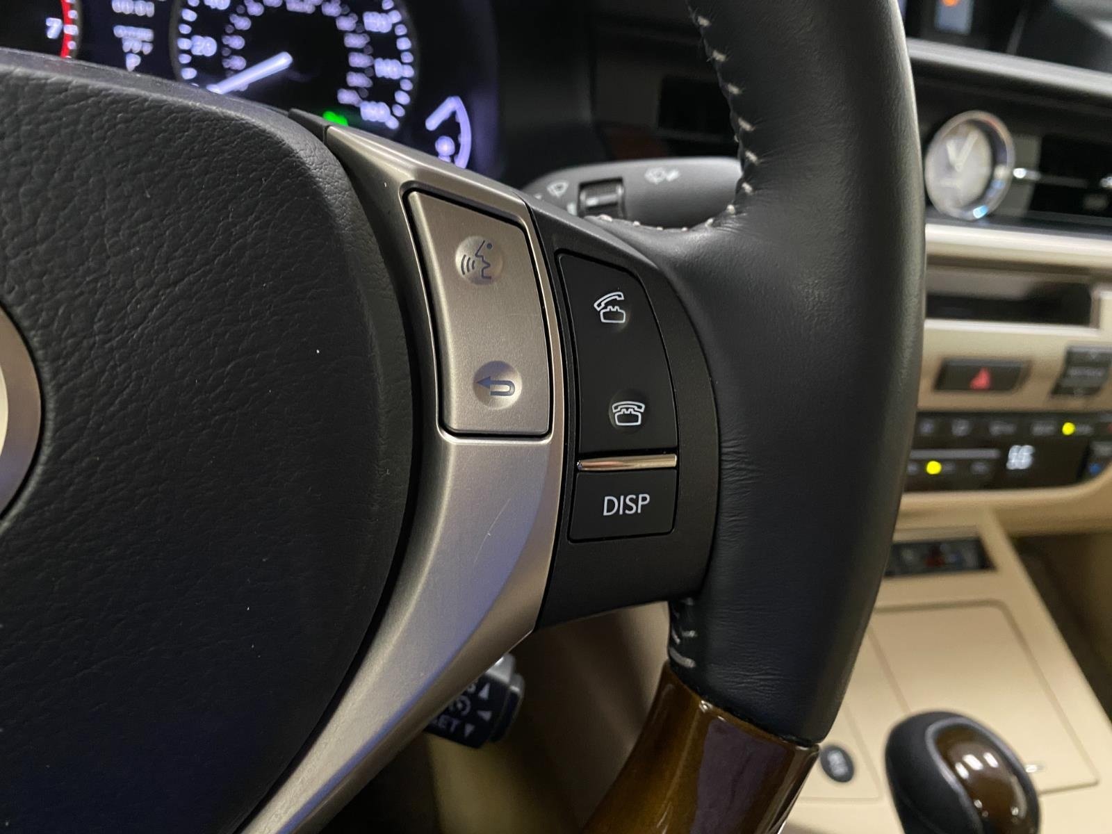 Used 2014 Lexus ES 350 w/ Luxury Package FWD image 17