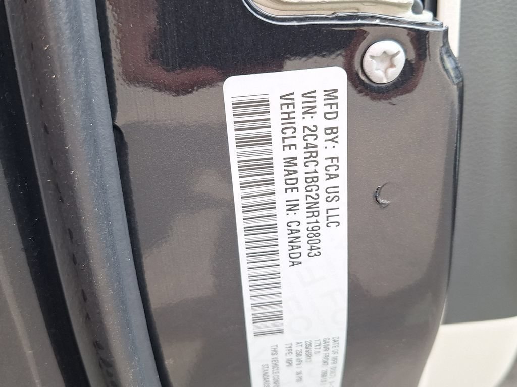 Used 2022 Chrysler Pacifica Touring-L FWD image 32