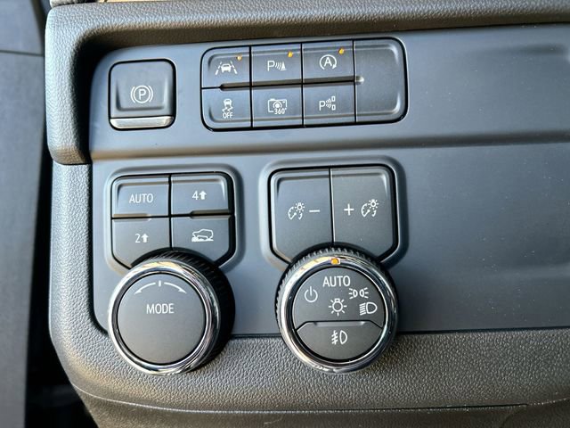 New 2026 Chevrolet Suburban RST w/ Comfort Package AWD/4WD image 18