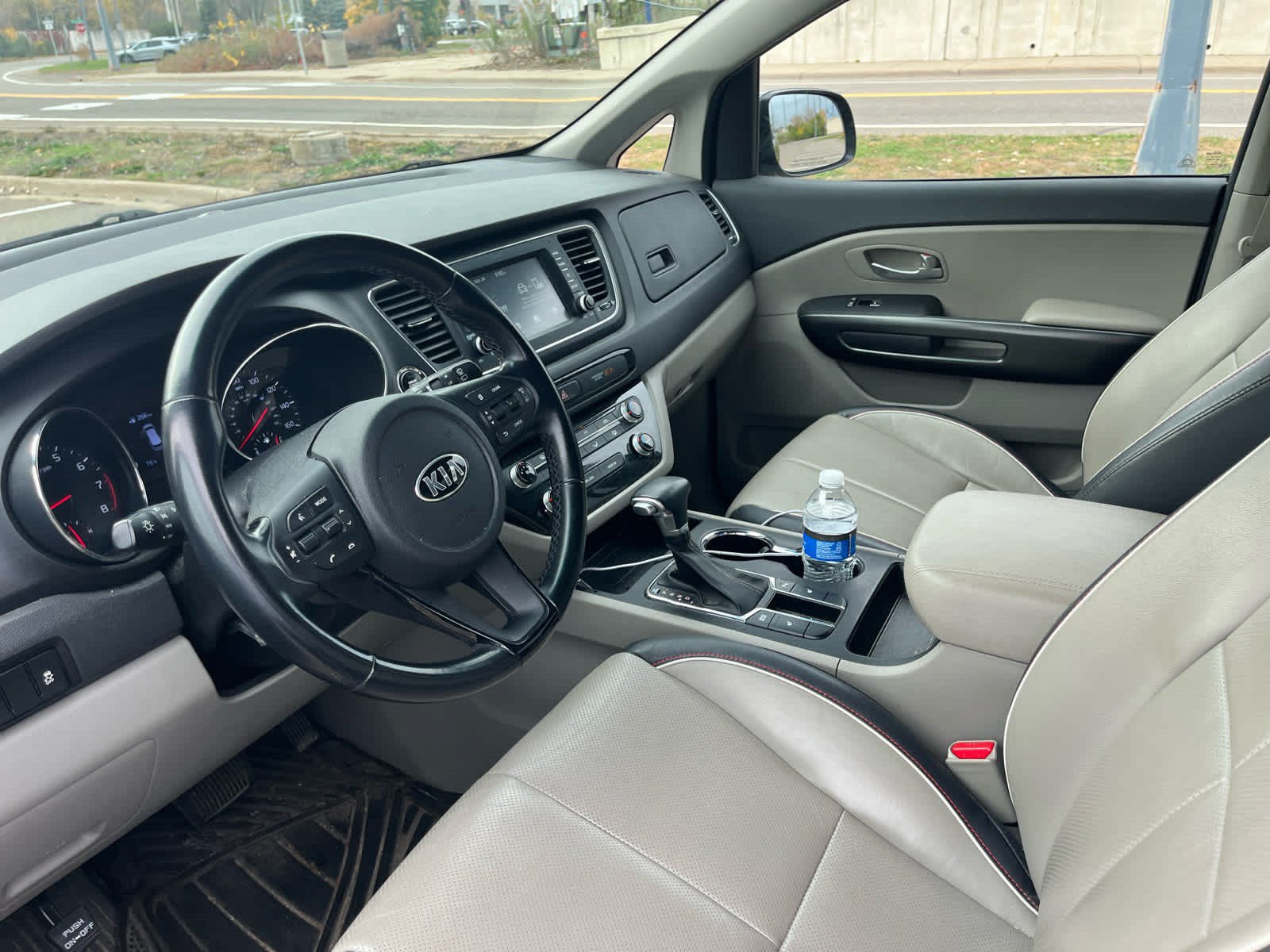 Used 2020 Kia Sedona EX FWD image 9