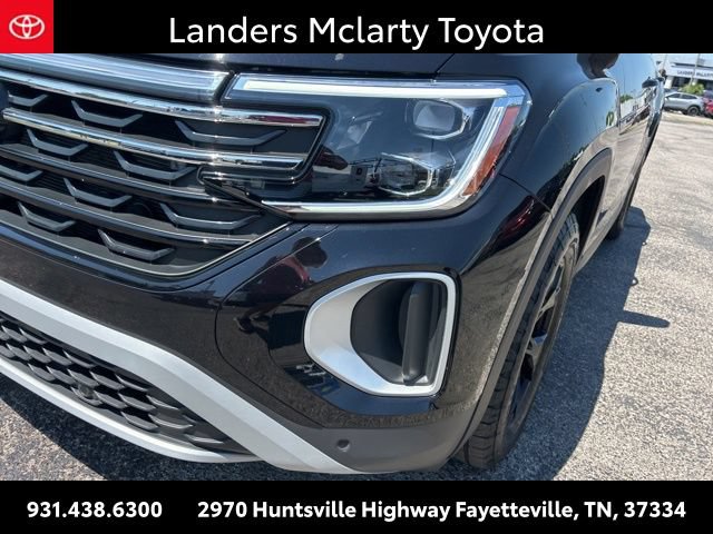 Used 2025 Volkswagen Atlas Peak Edition SE AWD/4WD image 9