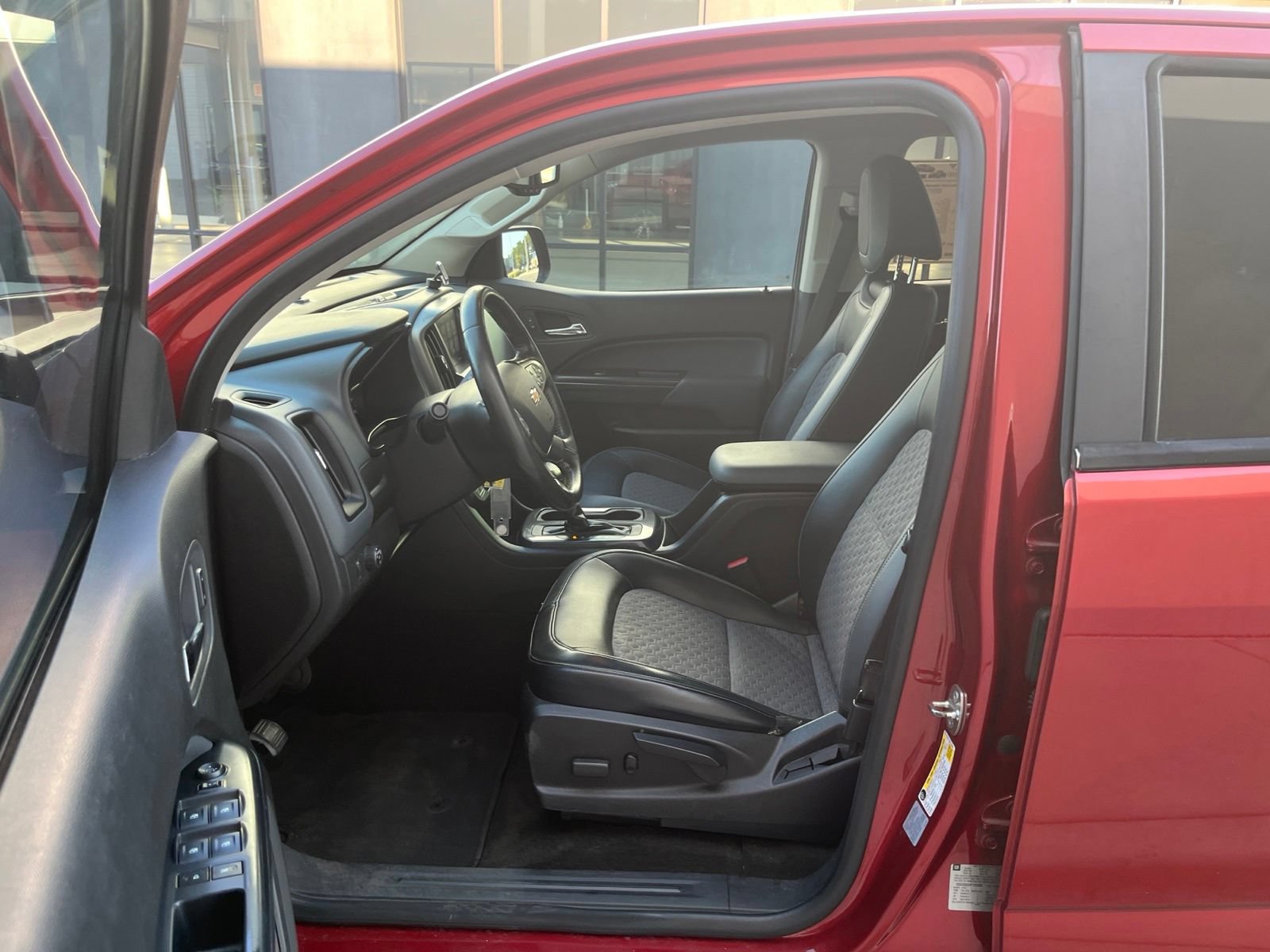 Used 2015 Chevrolet Colorado Z71 RWD image 20