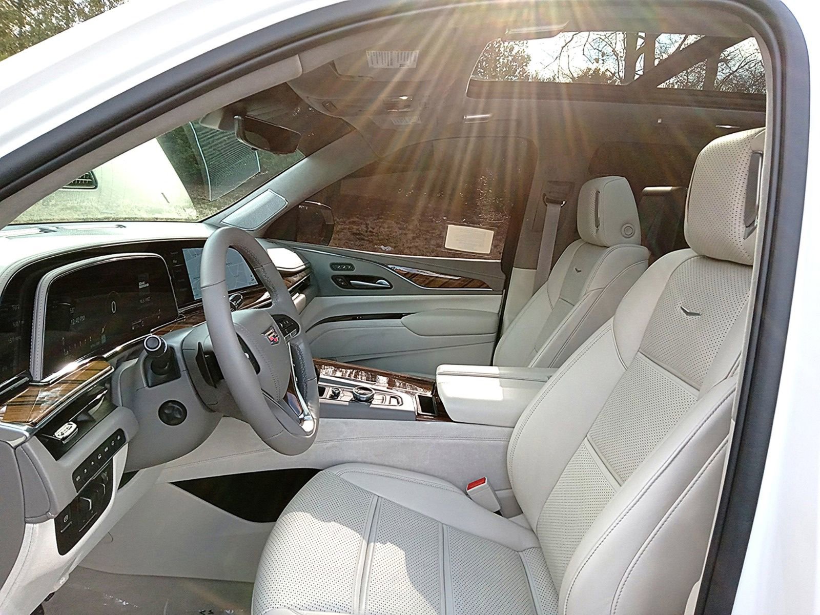 Used 2023 Cadillac Escalade Premium Luxury Platinum image 11