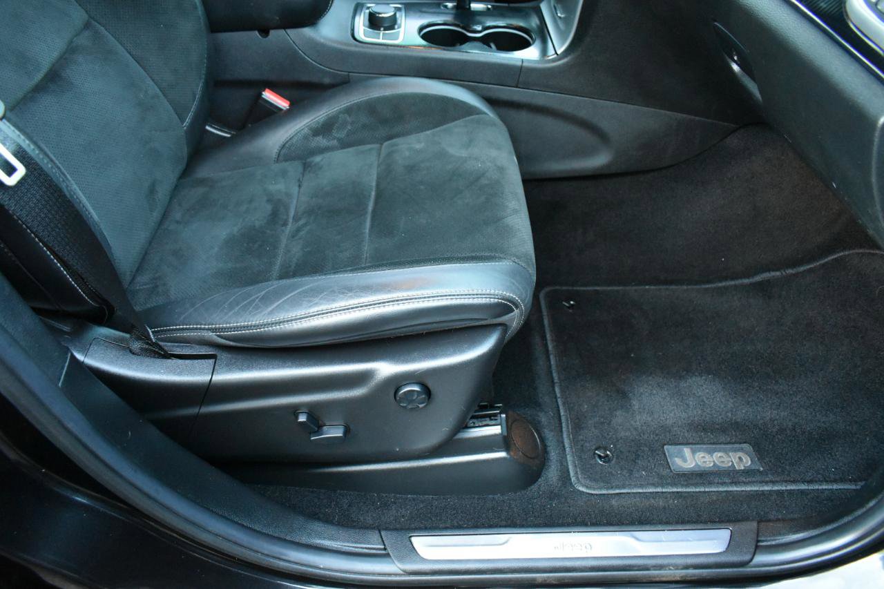 Used 2014 Jeep Grand Cherokee SRT AWD/4WD image 30