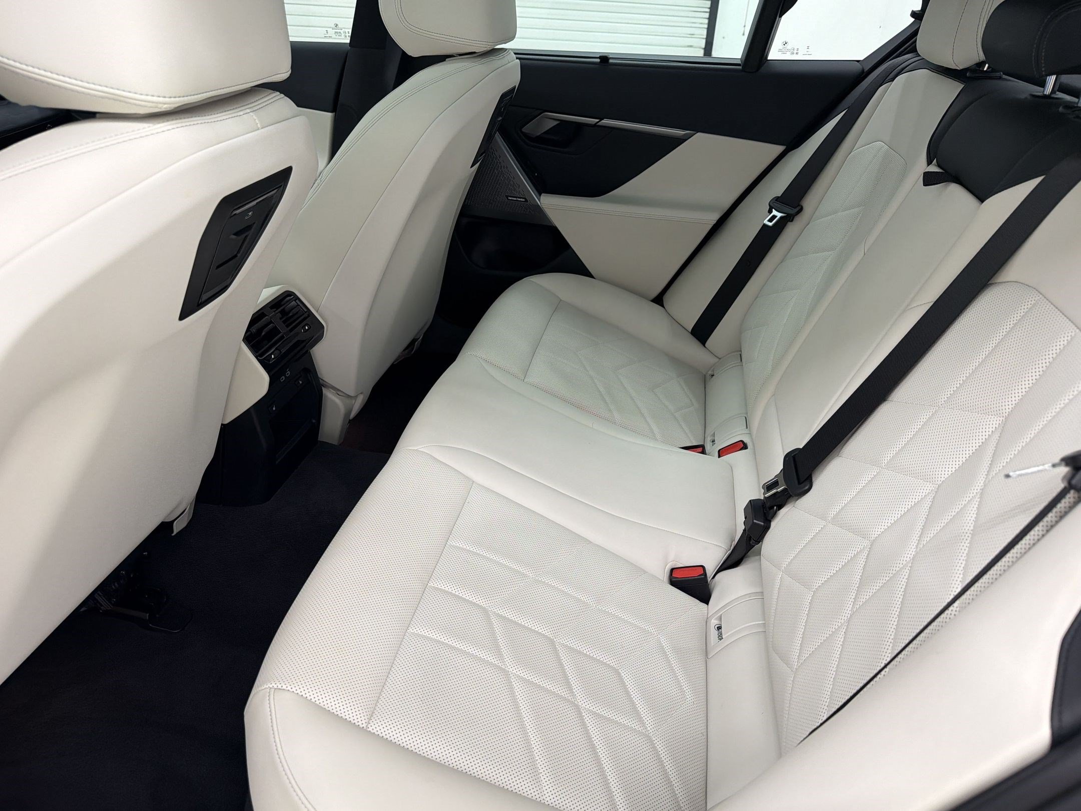 Certified 2024 BMW i5 eDrive40i w/ Executive Package RWD image 14