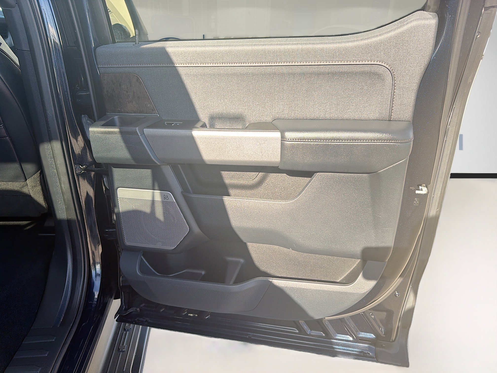 Used 2023 Ford F150 Lightning Lariat image 28