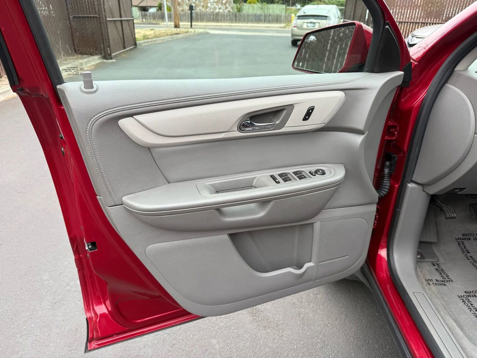 Used 2014 Chevrolet Traverse LT image 9