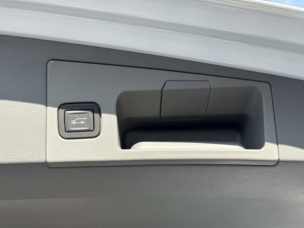 New 2026 Cadillac XT5 Premium Luxury w/ Driver Assist Package image 12