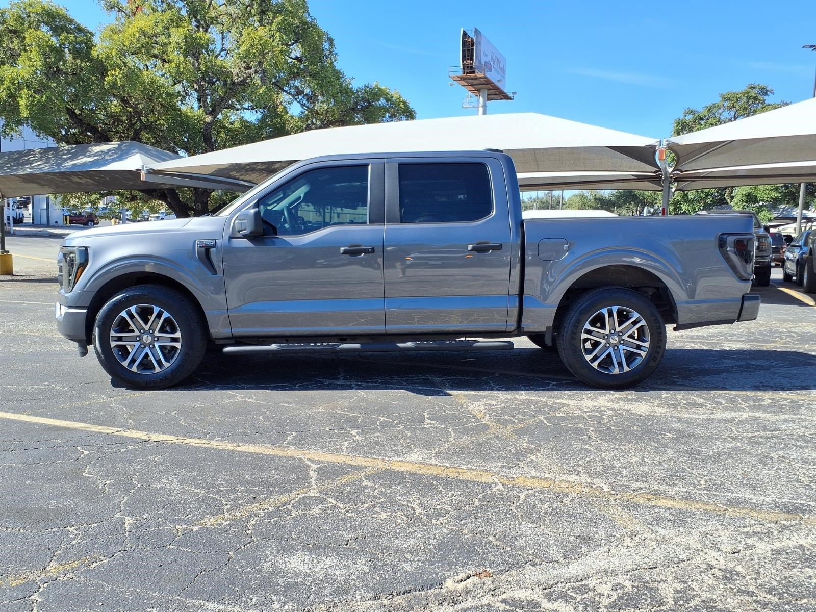 Used 2022 Ford F150 XL w/ STX Appearance Package RWD image 8