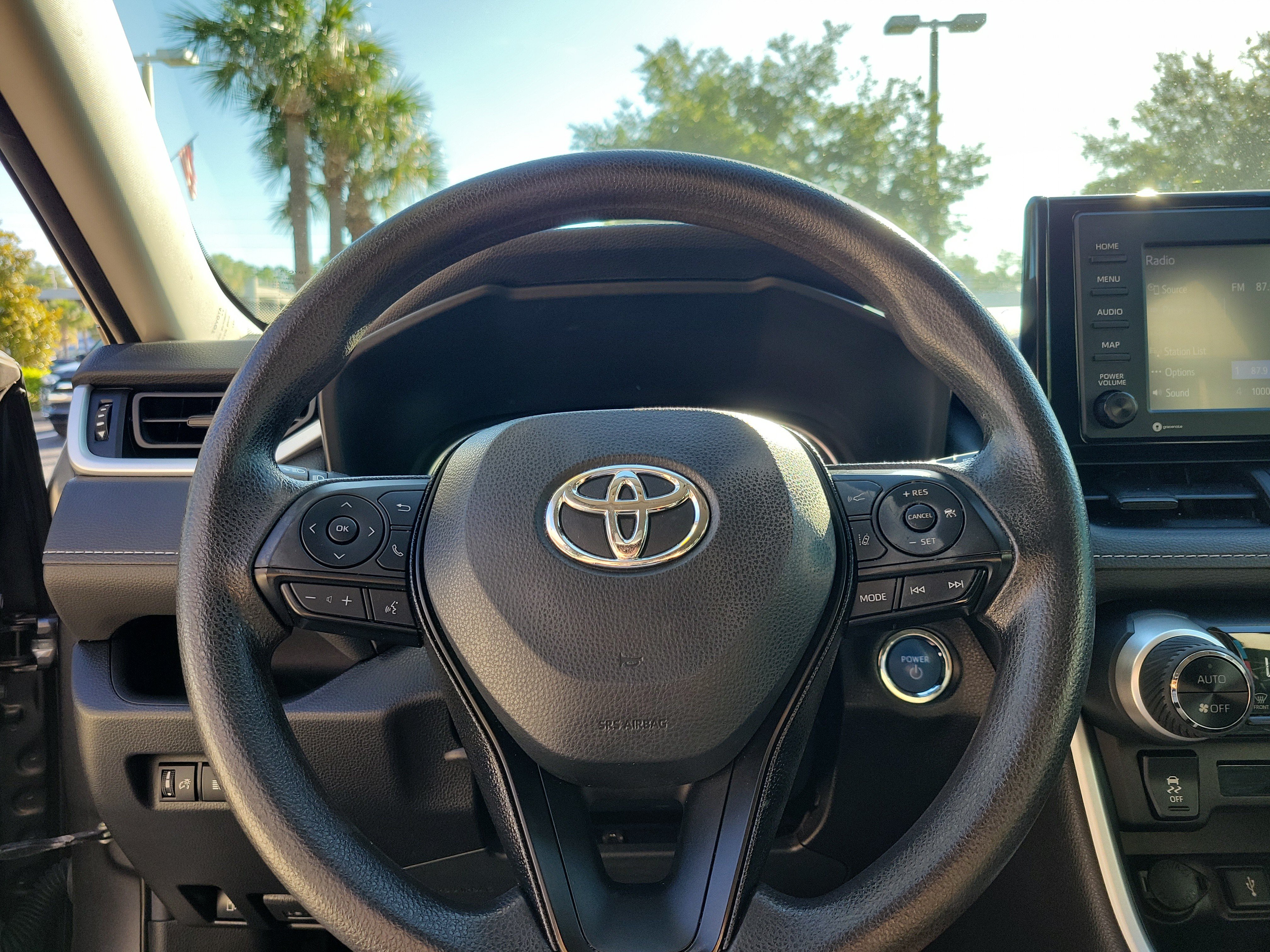 Used 2021 Toyota RAV4 XLE AWD/4WD image 16