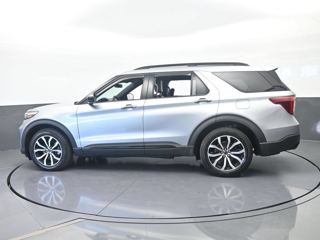 Used 2023 Ford Explorer ST AWD/4WD image 3