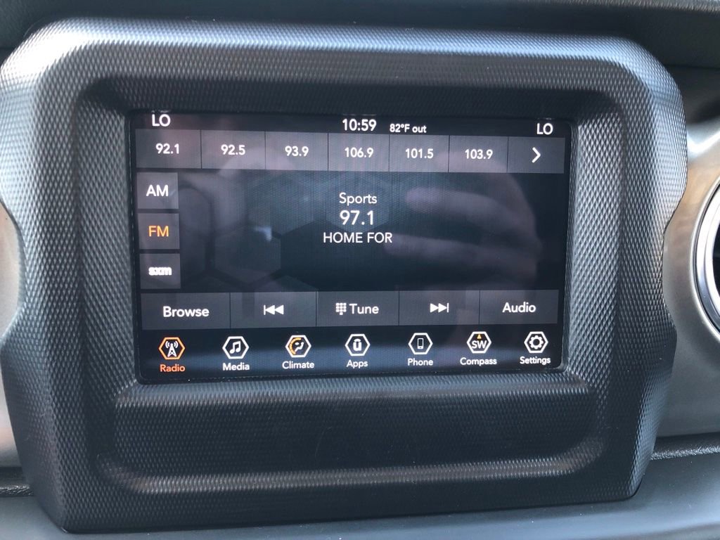 Used 2020 Jeep Wrangler Unlimited Sahara image 13