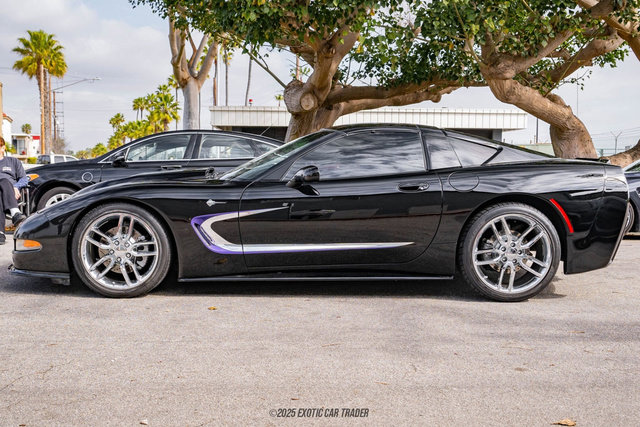 Used 2001 Chevrolet Corvette Coupe w/ Preferred Equipment Group1 image 23