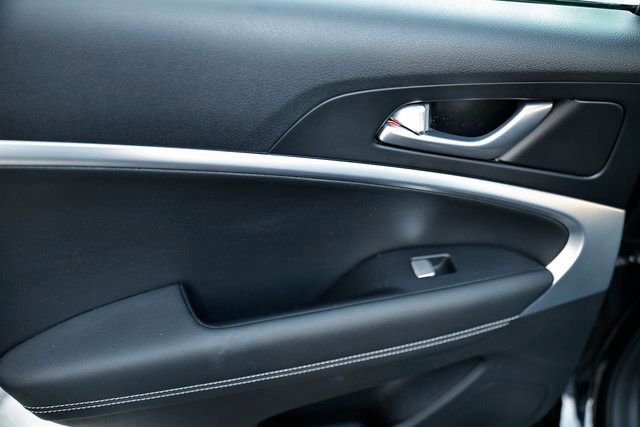 Used 2023 Genesis G70 2.0T image 21