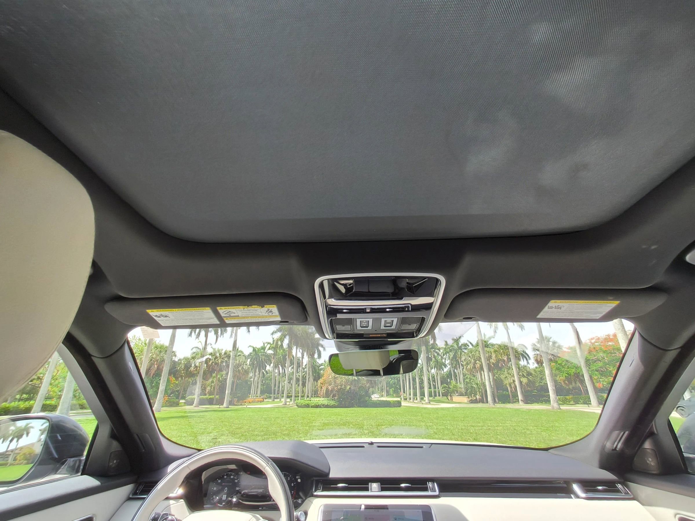 Used 2019 Land Rover Range Rover Velar R-Dynamic SE image 23