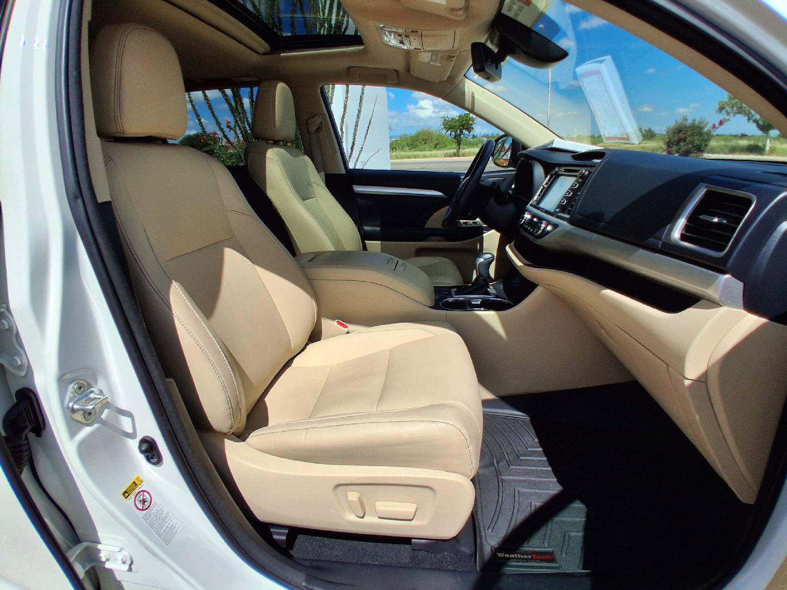 Certified 2017 Toyota Highlander XLE FWD image 32
