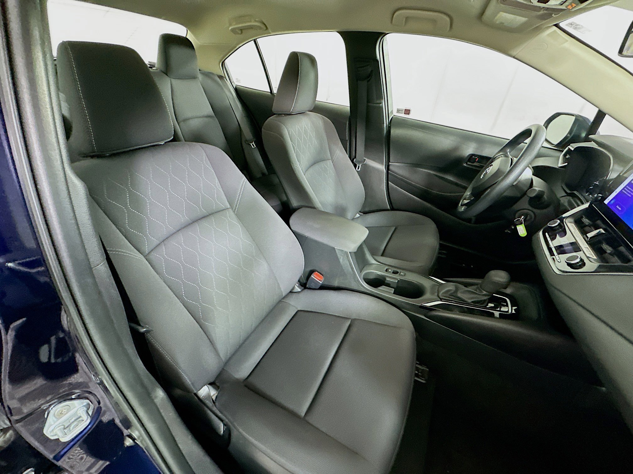 Used 2024 Toyota Corolla LE image 30