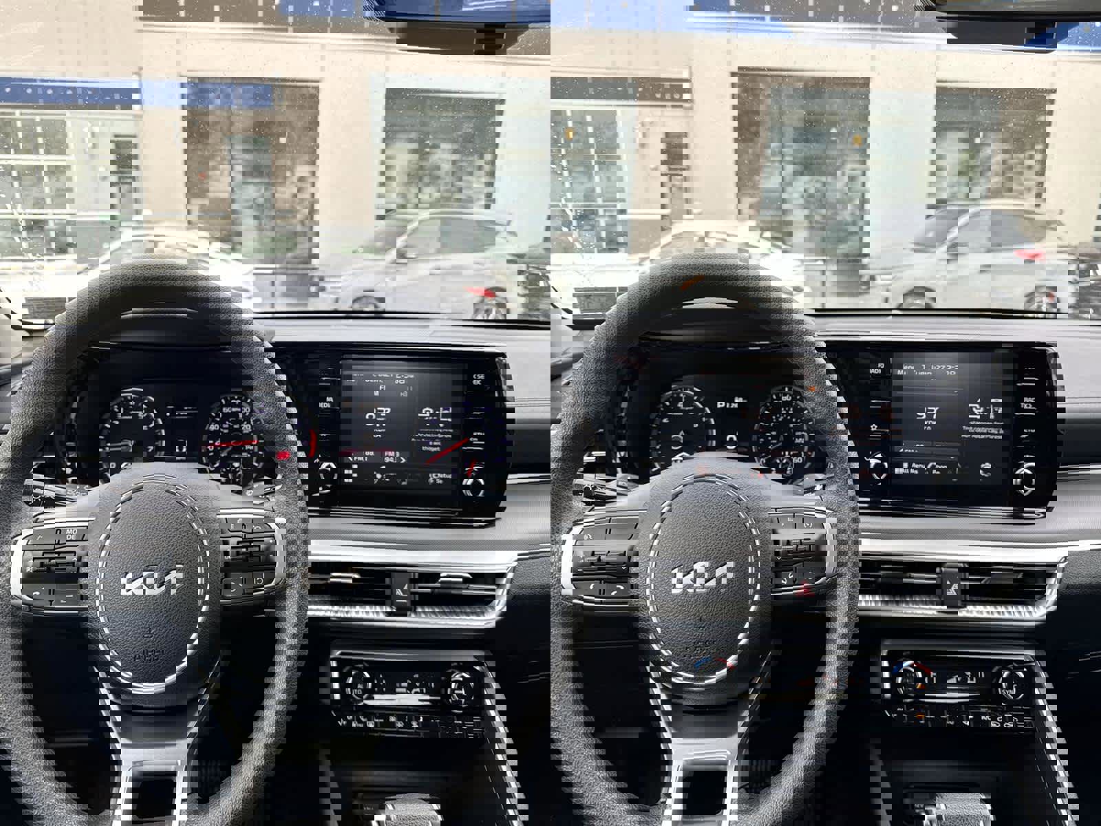 Used 2023 Kia K5 LXS image 11