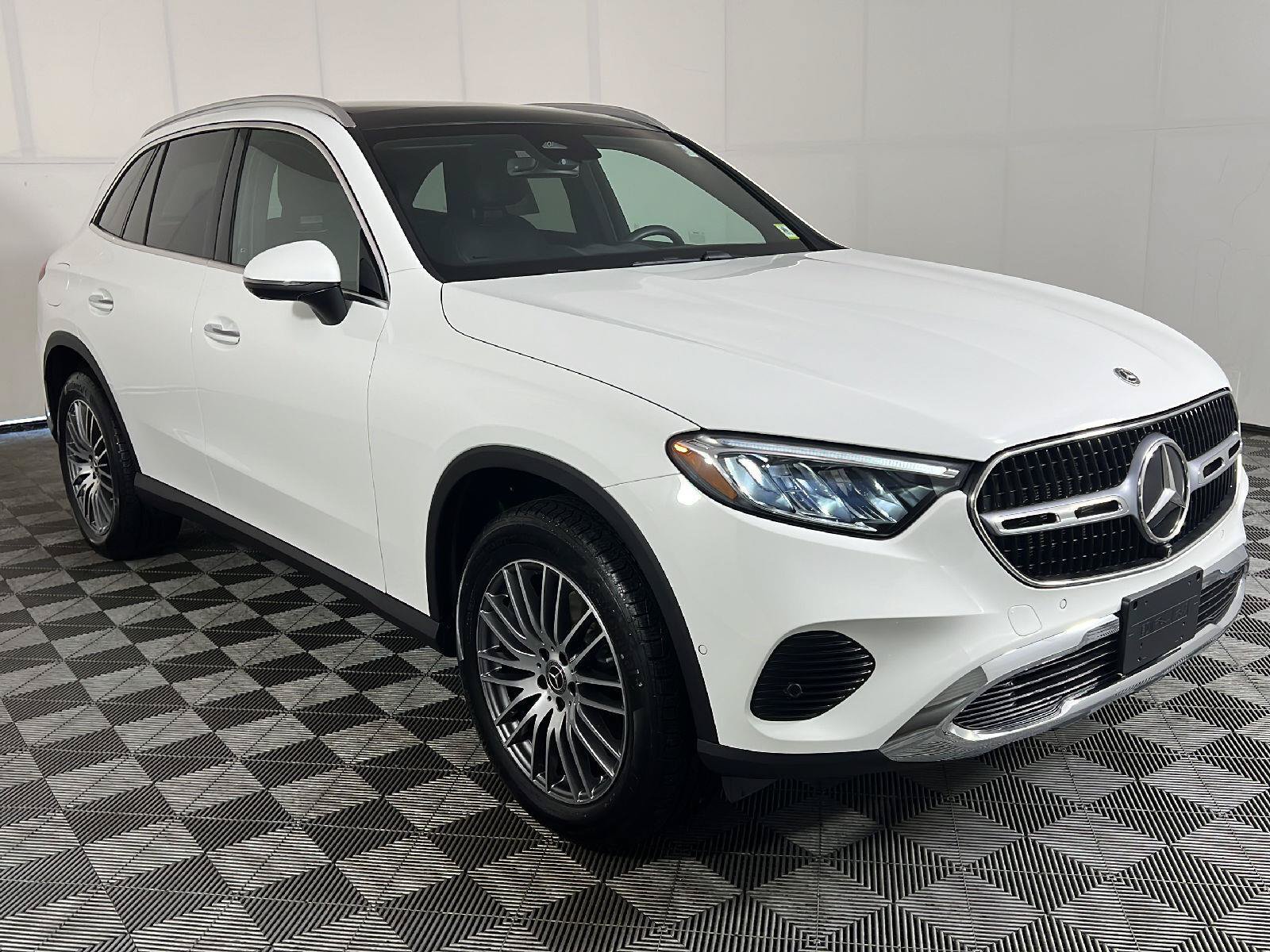 Used 2026 Mercedes-Benz GLC 300 4MATIC image 24