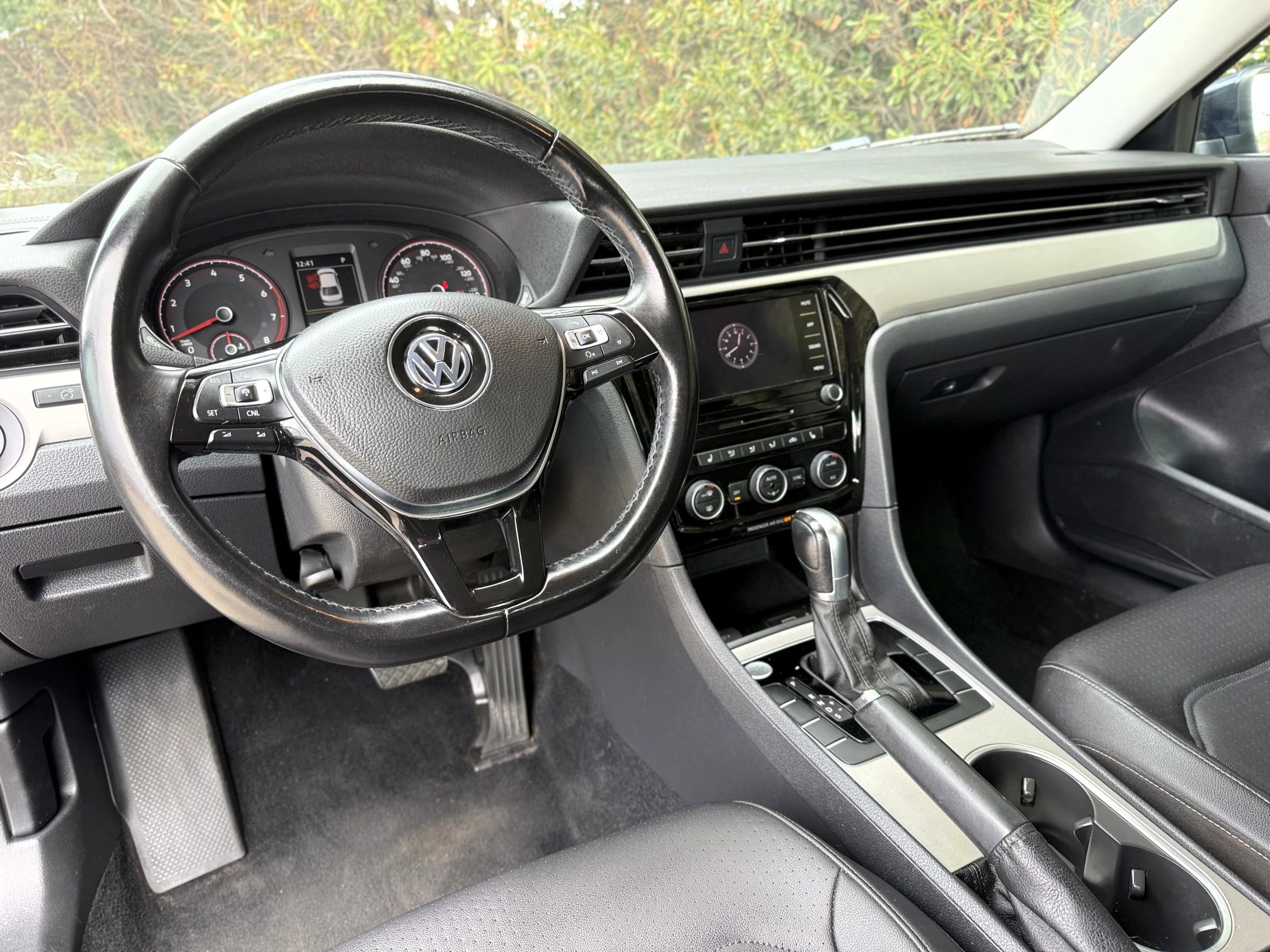 Used 2020 Volkswagen Passat 2.0T SE image 4