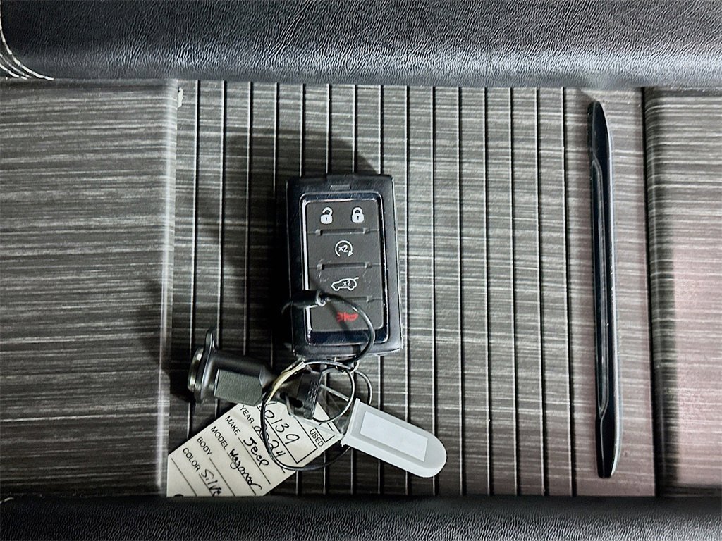 Used 2024 Jeep Wagoneer L Series II w/ Flexible Seating Group image 35