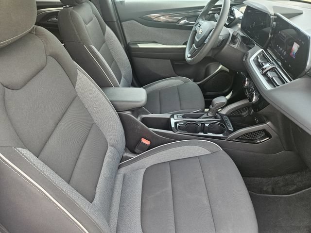 Used 2025 Chevrolet TrailBlazer LT AWD/4WD image 15