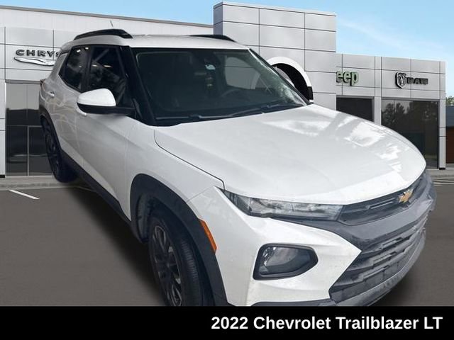 Used 2022 Chevrolet TrailBlazer LT FWD image 1