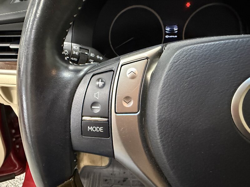 Used 2015 Lexus ES 350 w/ Luxury Package FWD image 9