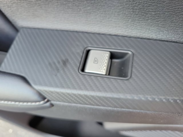 Used 2024 Mitsubishi Outlander SE image 18