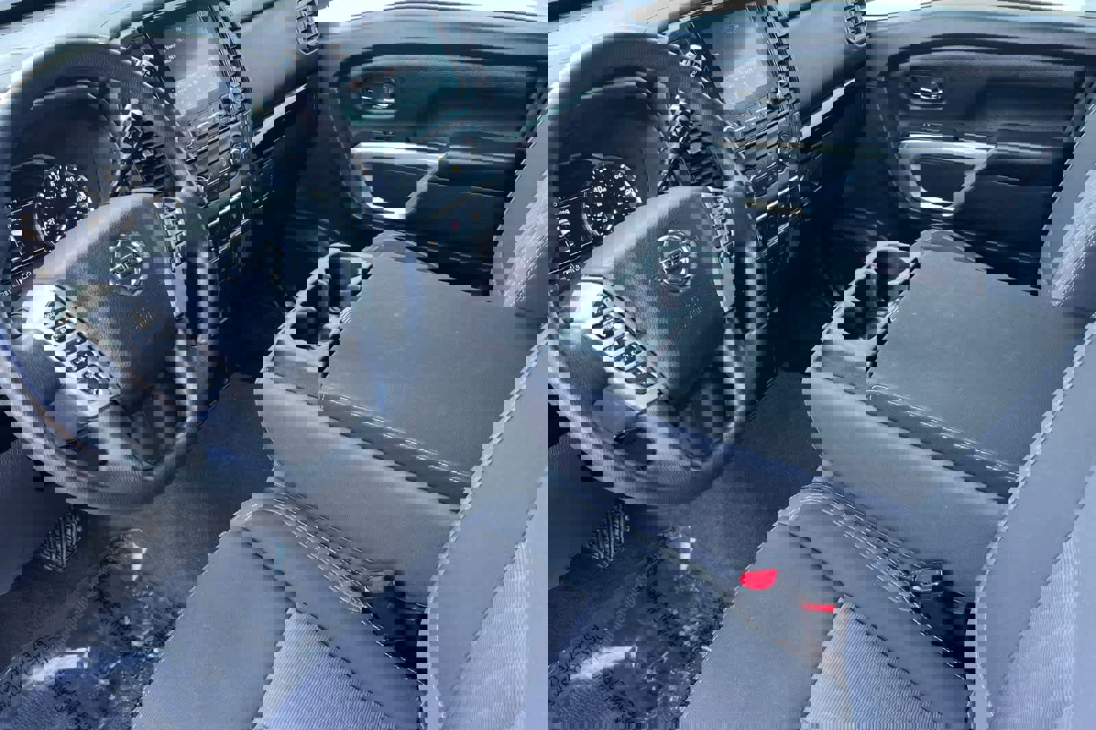 Certified 2022 Nissan Titan SV w/ Accessory Utility Package image 12