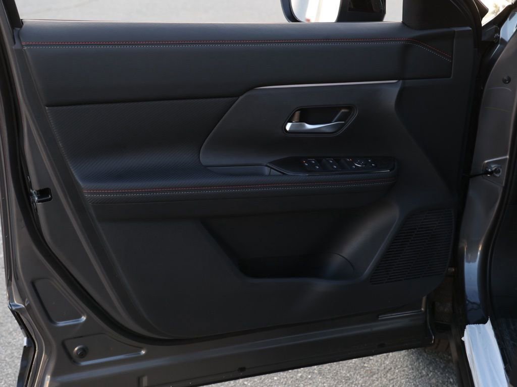 New 2026 Nissan Kicks SR image 23