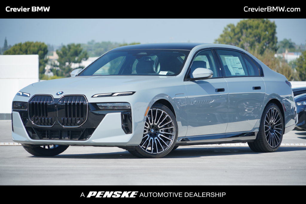 New 2026 BMW 750e xDrive w/ Premium Package