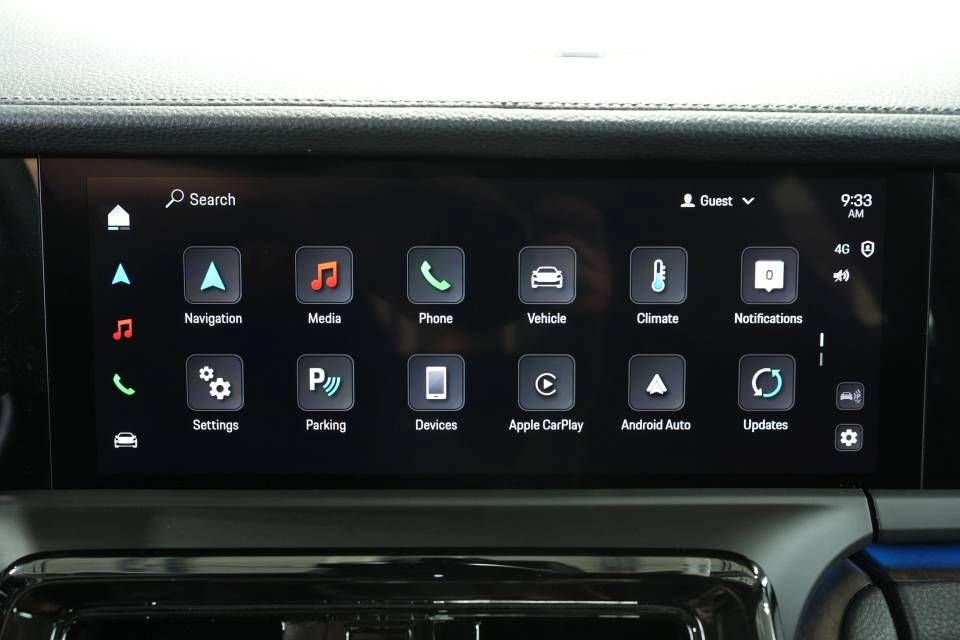 New 2025 Porsche Panamera 4 image 18