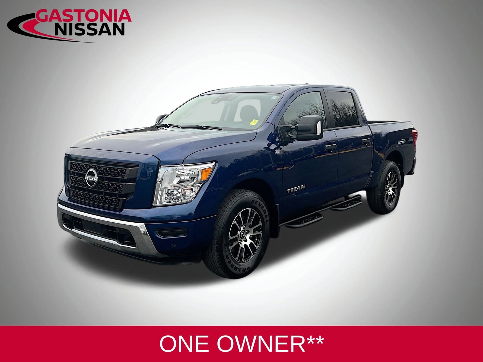 Used 2024 Nissan Titan SV w/ SV Convenience Package image 3
