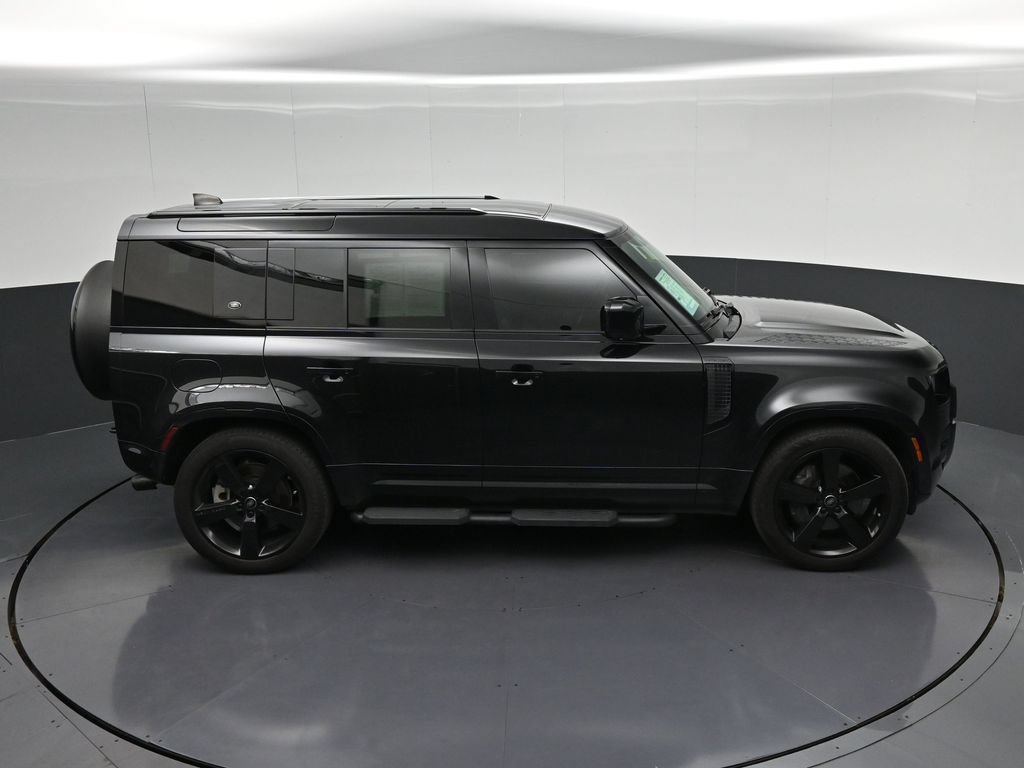 Used 2024 Land Rover Defender 110 X-Dynamic SE AWD/4WD image 19