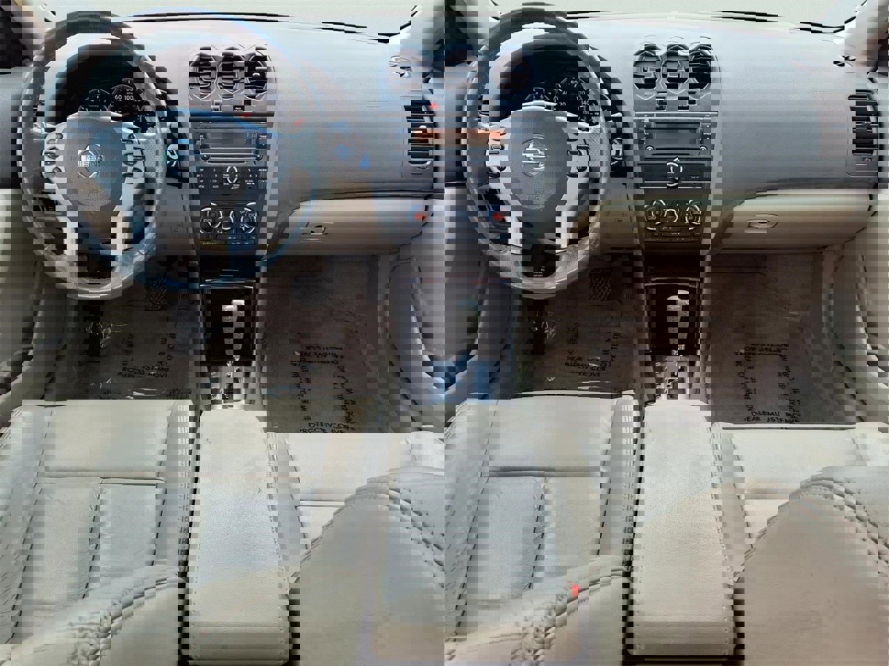 Used 2010 Nissan Altima 2.5 SL w/ SL Pkg image 11