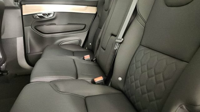 New 2026 Volvo XC90 B6 Plus w/ Protection Package Premier AWD/4WD image 28