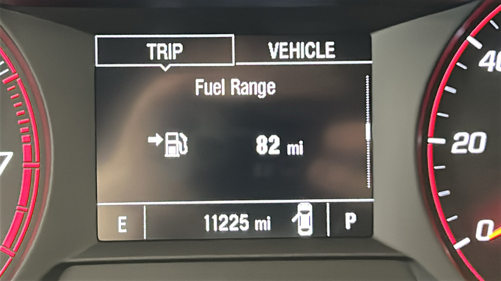 Used 2025 Chevrolet Trax RS w/ Sunroof Package FWD image 23