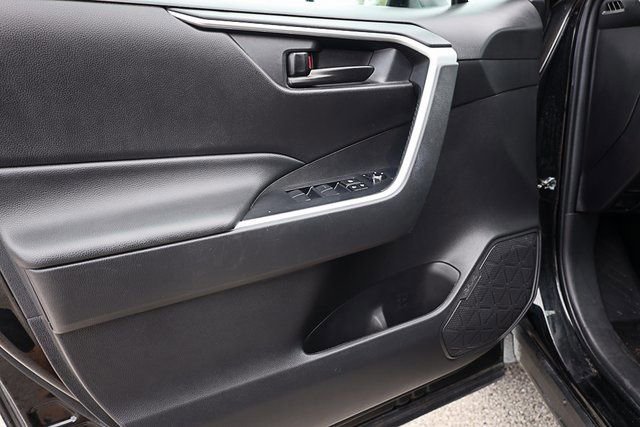 Used 2024 Toyota RAV4 LE image 32