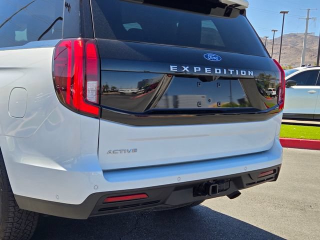 Used 2025 Ford Expedition Active AWD/4WD image 5