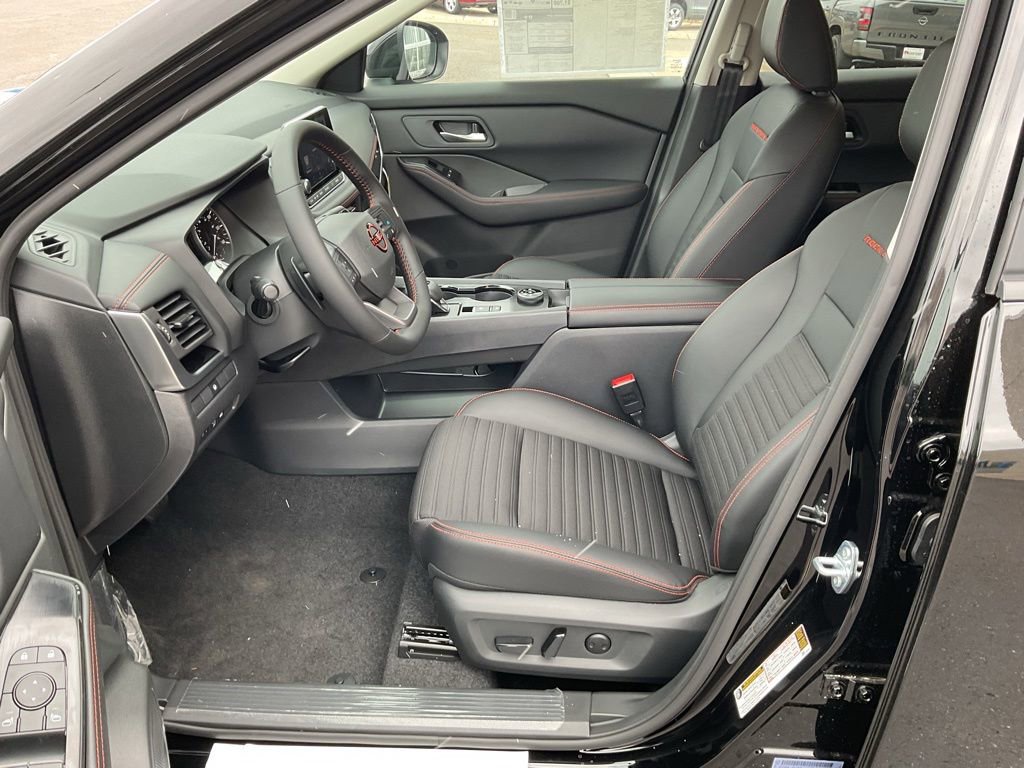 New 2026 Nissan Rogue SV AWD/4WD image 10
